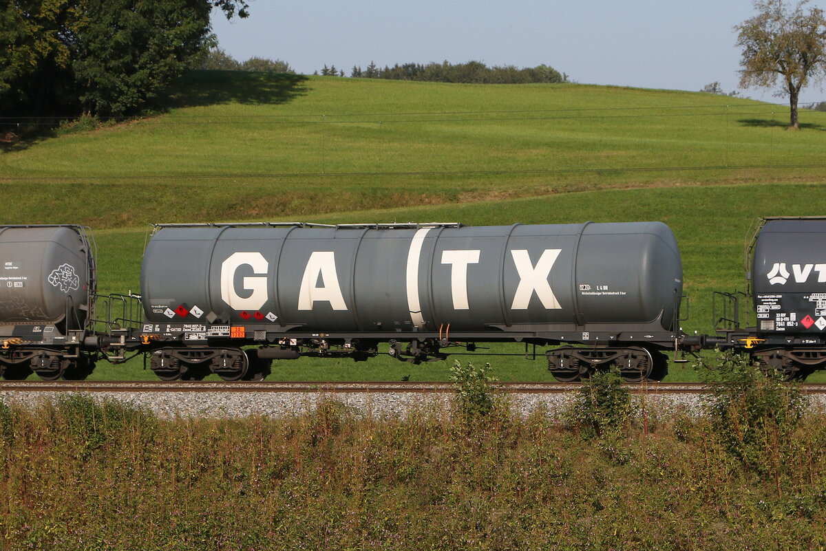 7846 807 (Zacns) von  GATX  am 19. September 2024 bei Axdorf.