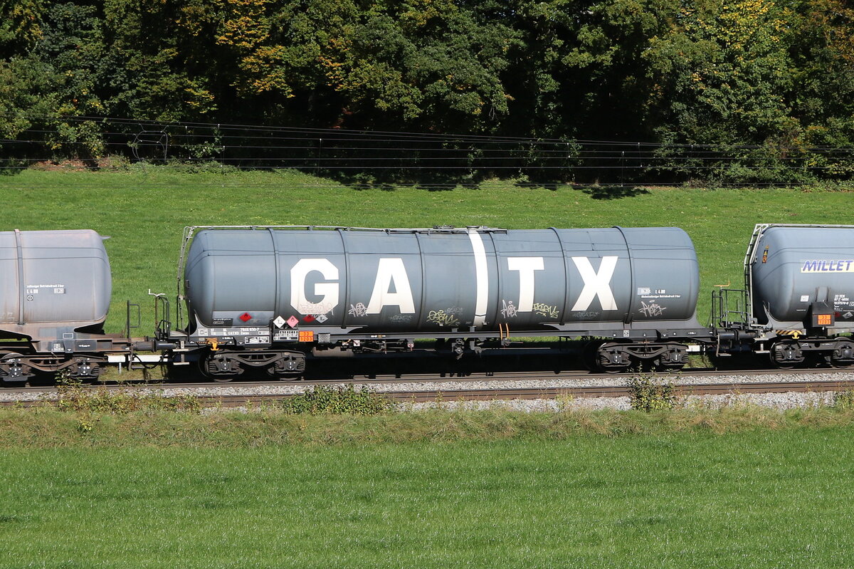 7846 850 (Zacns) von  GATX  am 9. Oktober 2024 bei Axdorf.