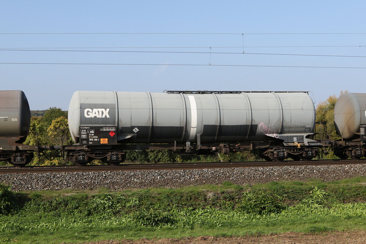 7848 308 (Zans) von  GATX  am 12. Oktober 2022 bei Himmelstadt.