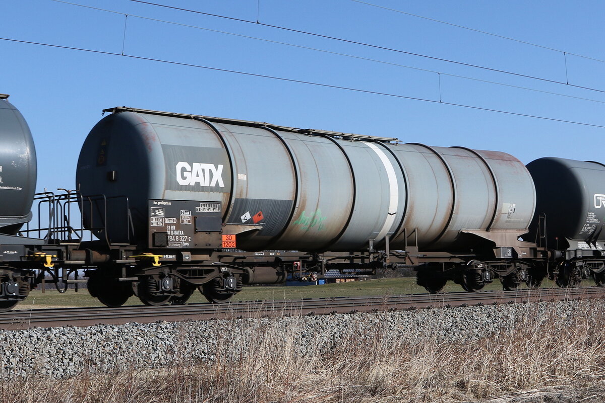 7848 327 (Zans) von  GATX  am 28. Februar 20222 bei bersee.