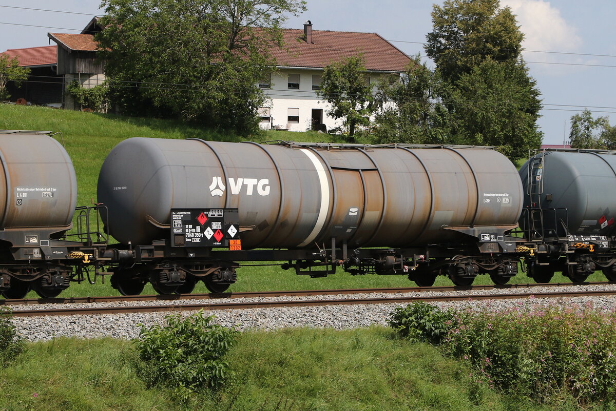 7848 350 (Zans) von  VTG  am 7. August 220224 bei Axdorf.