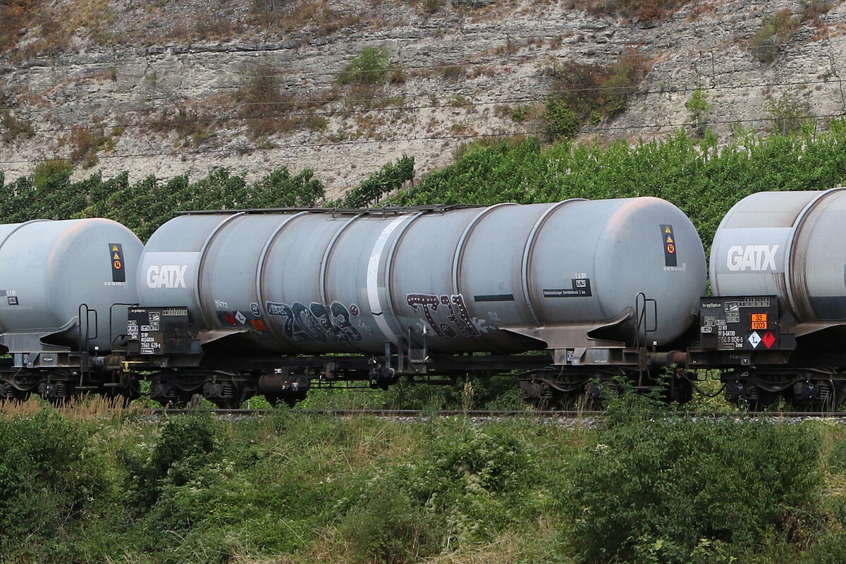 7848 429 (Zans) von  GATX  am 5. August 2022 bei Thngersheim.