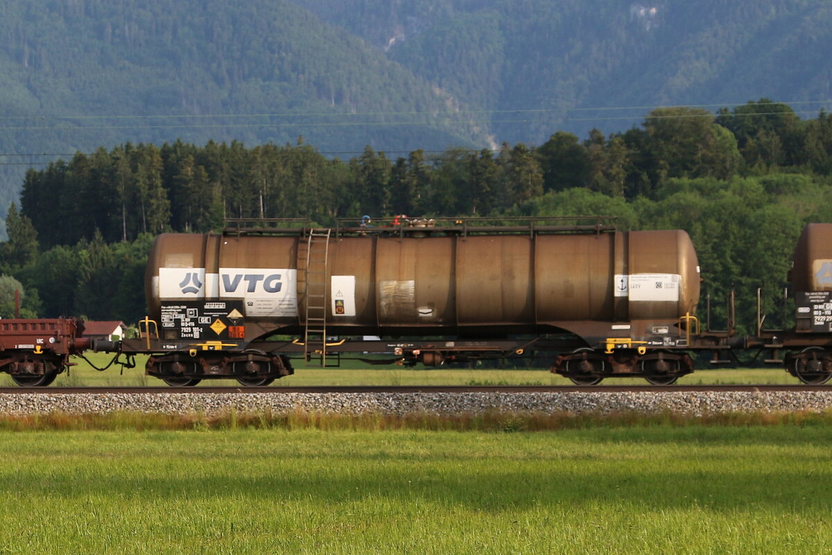 7929 101 (Zacns) von  VTG  am 10. Juni 2021 bei bersee.