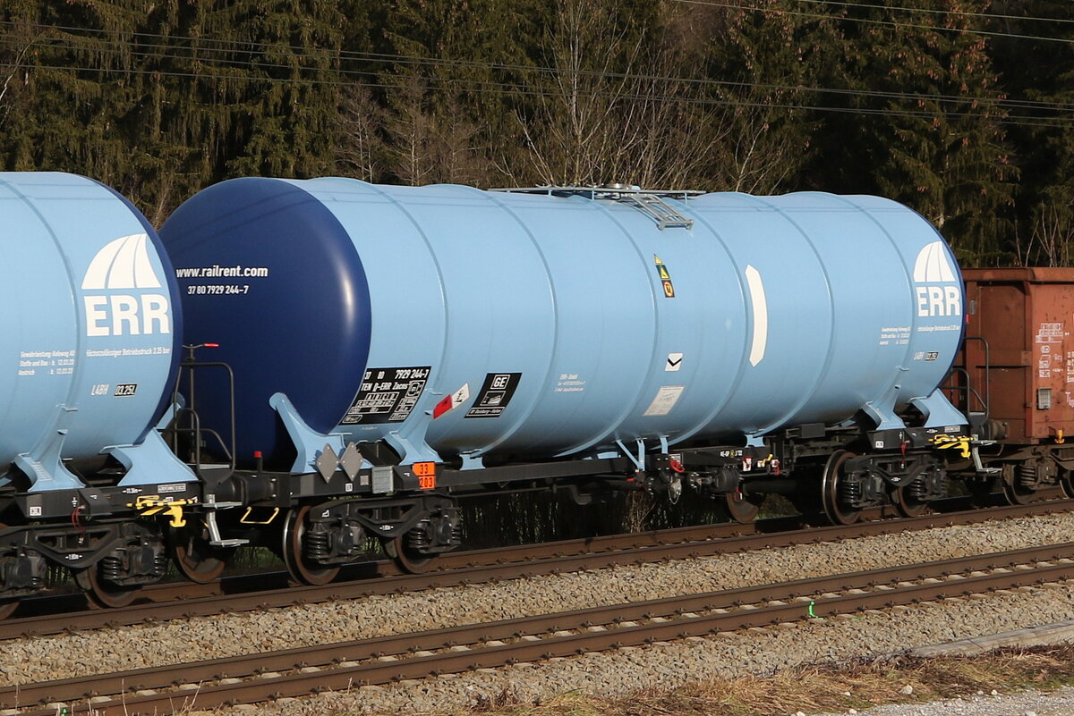 7929 244 (Zacns) von  ERR  am 4. Januar 2023 bei Sossau.