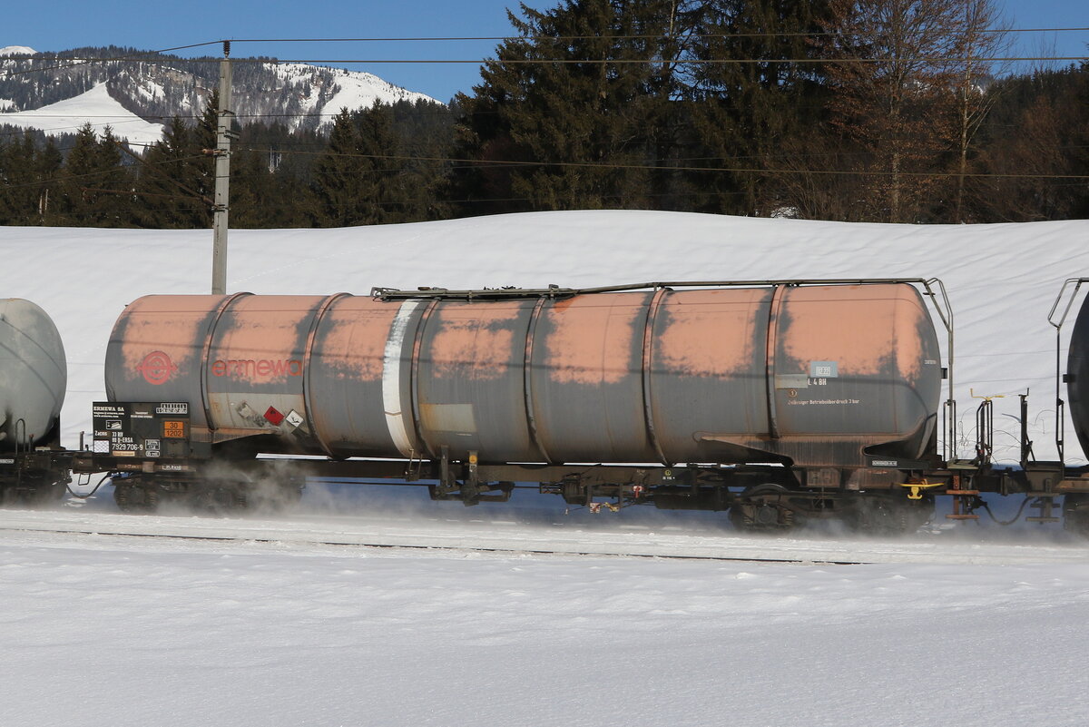 7929 706 (Zacns) von  ERMEWA  am 12. Februar 2022 bei Fieberbrunn.