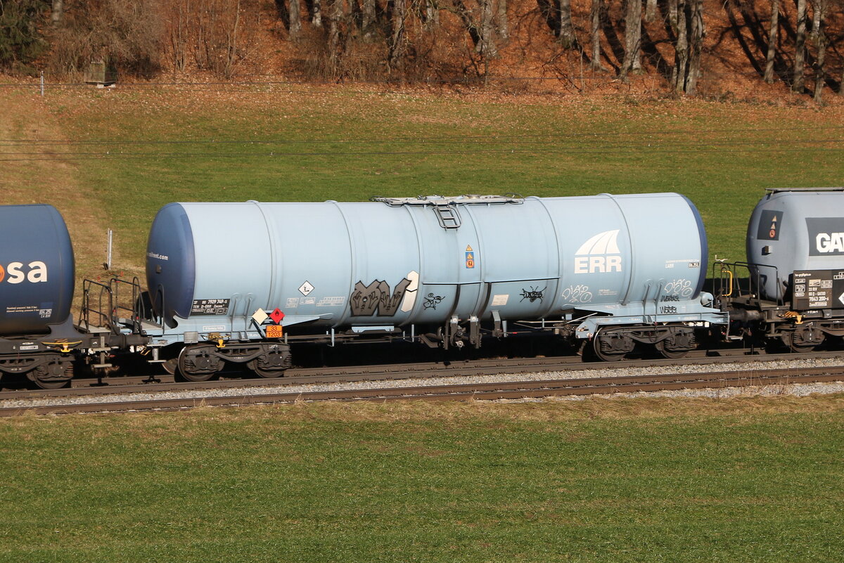 7929 749 (Zacns) von  ERR  am 18. Dezember 2023 bei Axdorf.