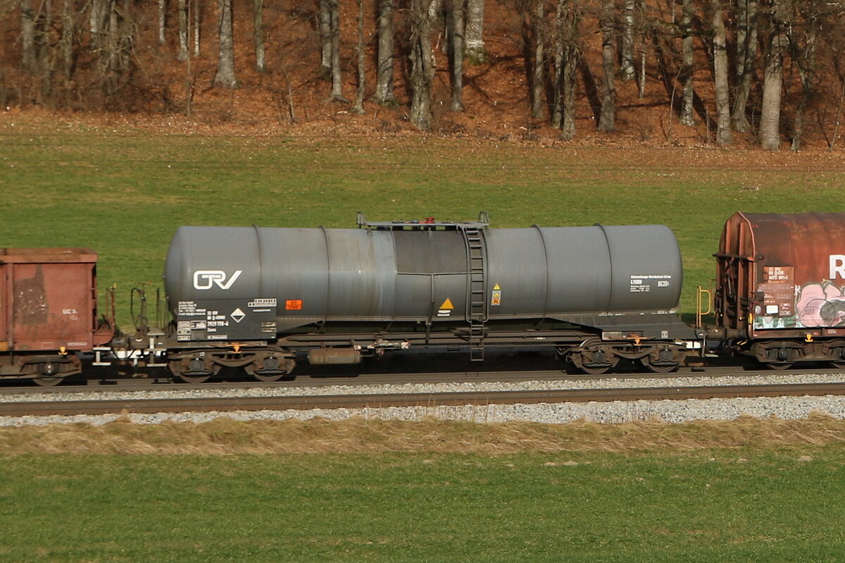 7929 793 (Zacns) von  On Rail  am 28. Dezember 2023 bei Axdorf.