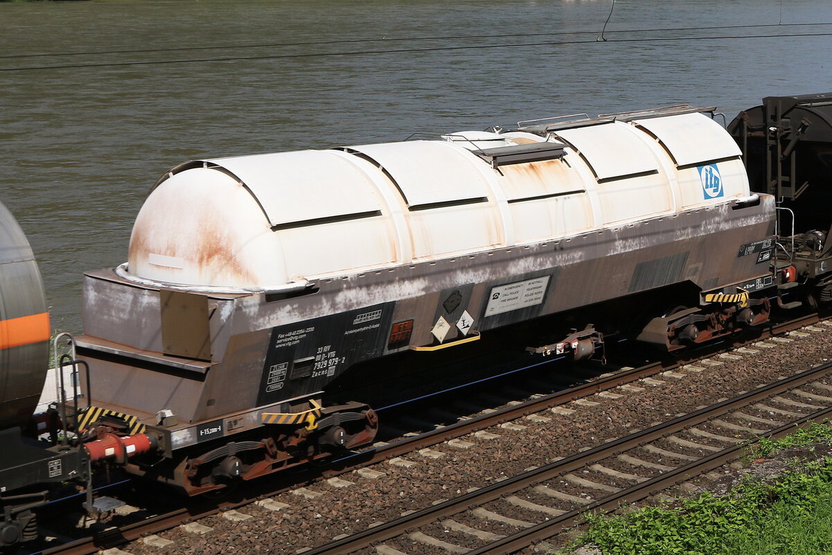 7929 979 (Zacns) von  VTG  am 21. Juli 2021 bei Assmannshausen am Rhein.