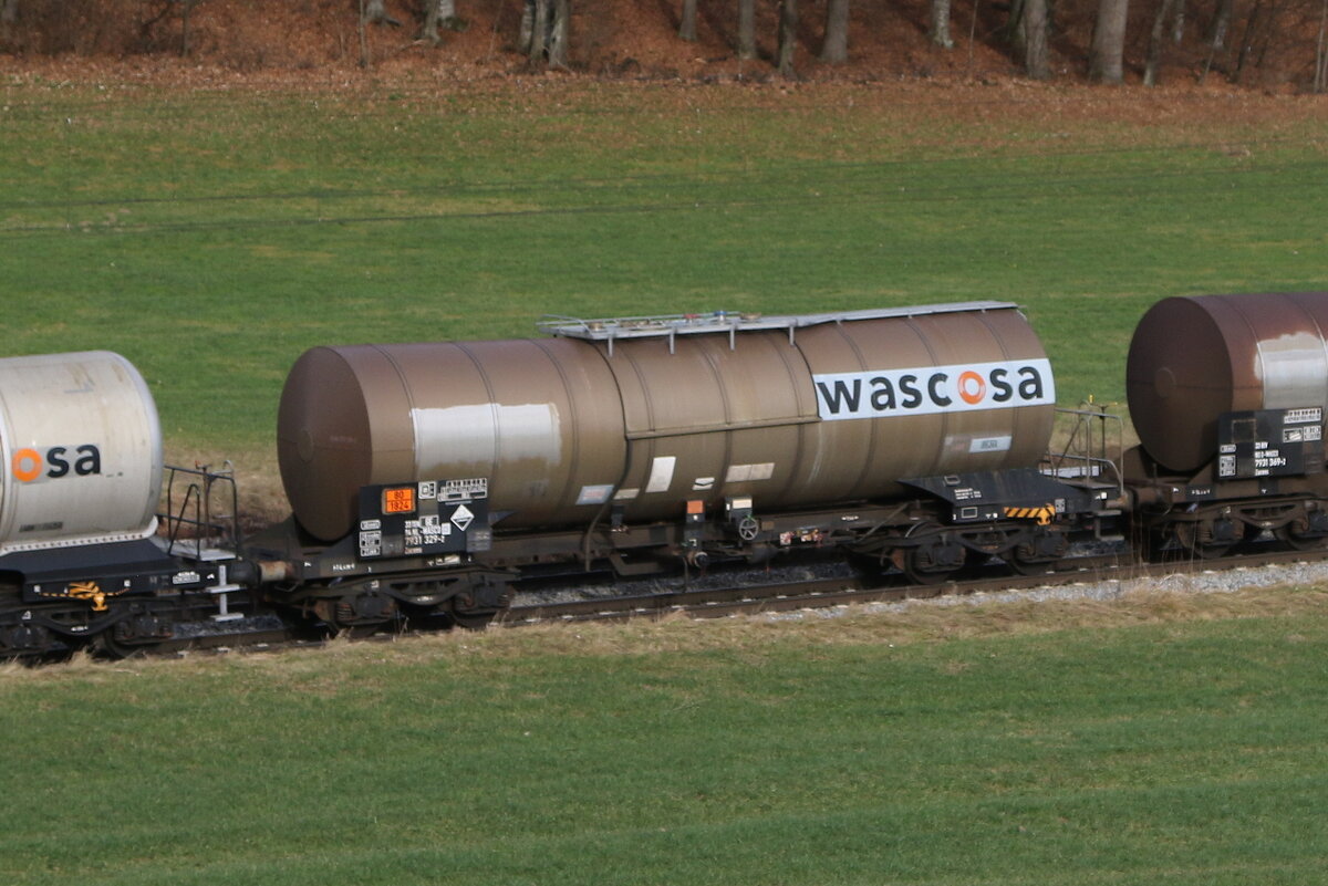 7931 329 (Zacens) von  WASCOSA  am 28. Dezember 2023 bei Axdorf.