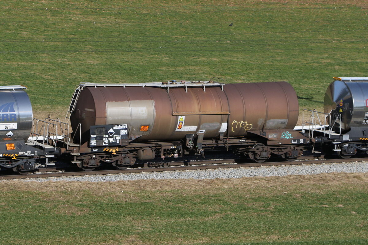 7931 335 (Zacens) von  WASCOSA  am 5. Februar 2024 bei Axdorf.