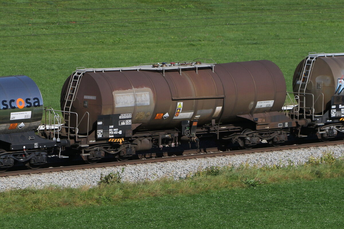 7931 452 (Zacens) von  WASCOSA  am 11. Oktober 2023 bei Axdorf.