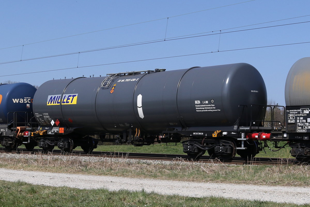 7931 456 (Zacns) von  MILLET  am 7. April 2020 bei Grabensttt.