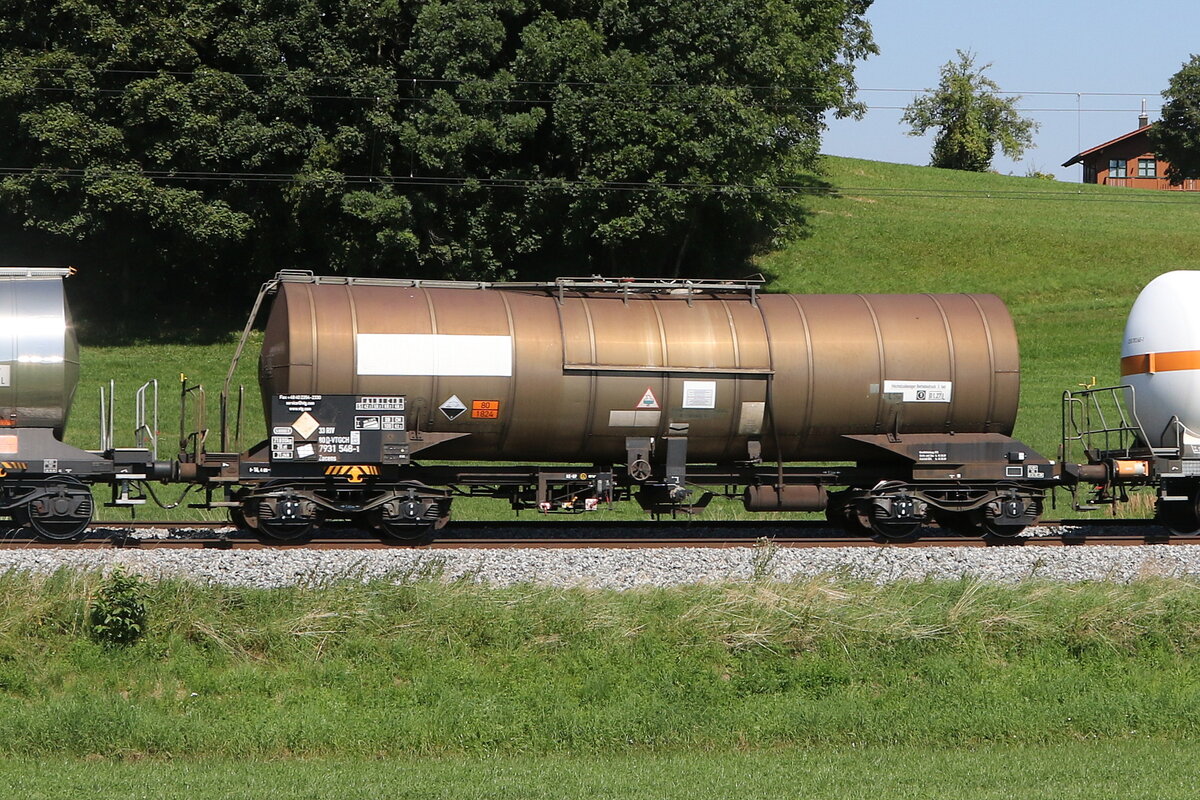 7931 548 (Zacens) von  VTG  am 22. August 2023 bei Axdorf.