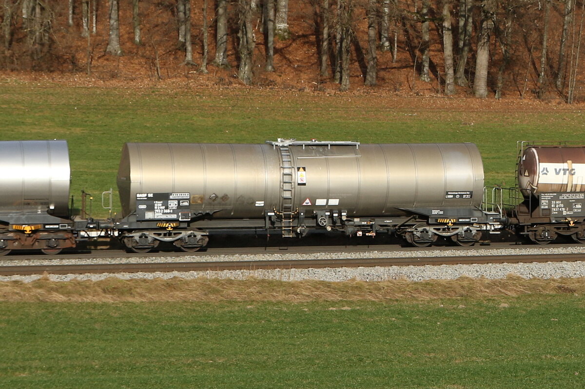 7932 368 (Zacens) von  BASF  am 28. Dezember 2023 bei Axdorf.