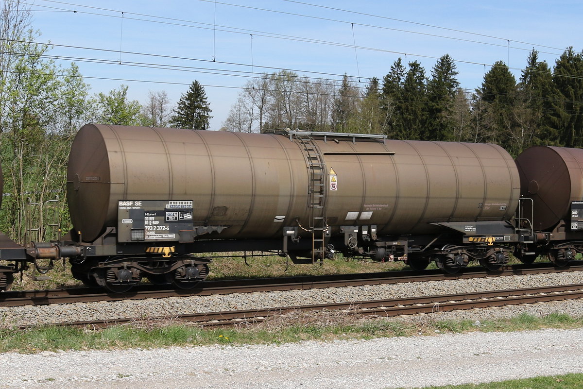 7932 372 (Zacens) von  BASF  am 15. April 2020 bei Grabensttt.