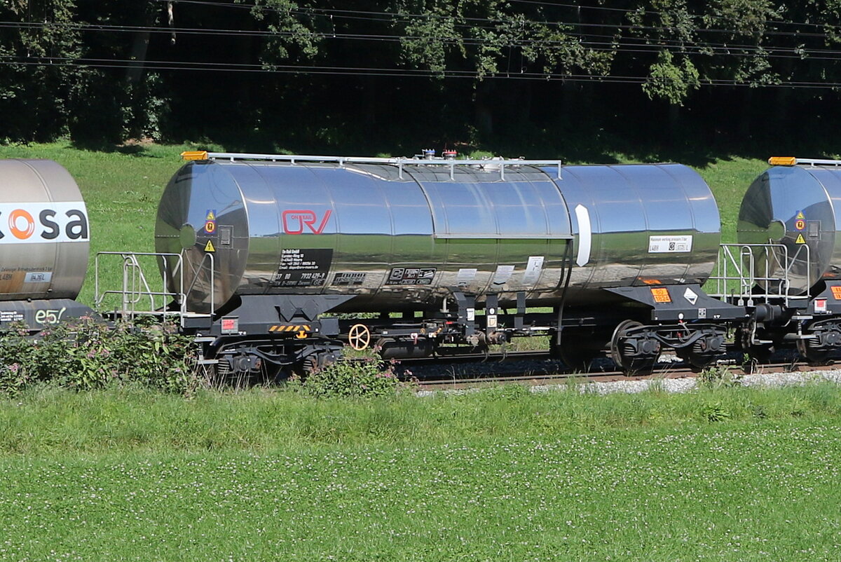 7932 429 (Zacens) von  On Rail  am 6. September 2023 bei Axdorf.