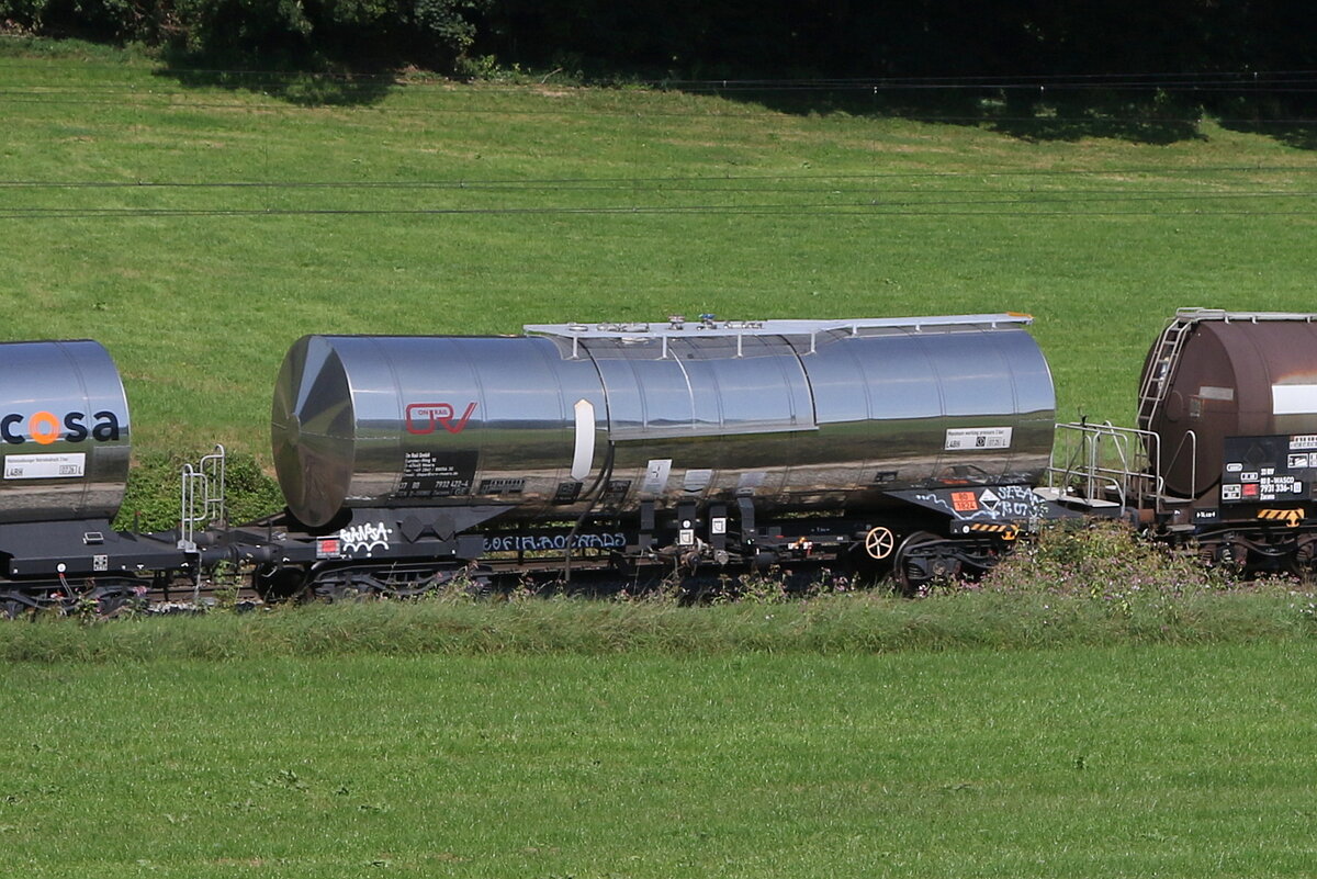 7932 472 (Zacens) von  On Rail  am 4. September 2024 bei Axdorf.