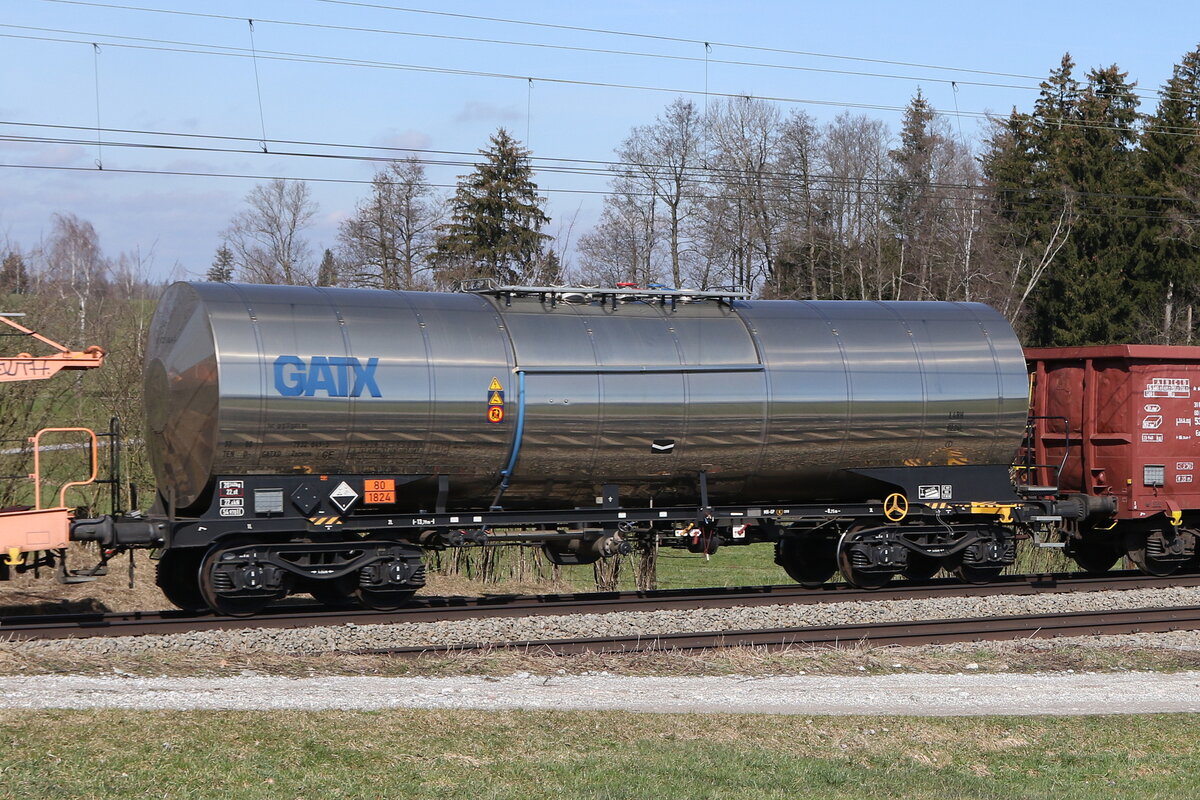 7932 845 (Zacens) von  GATX  am 16. Mrz 2023 bei Sossau.