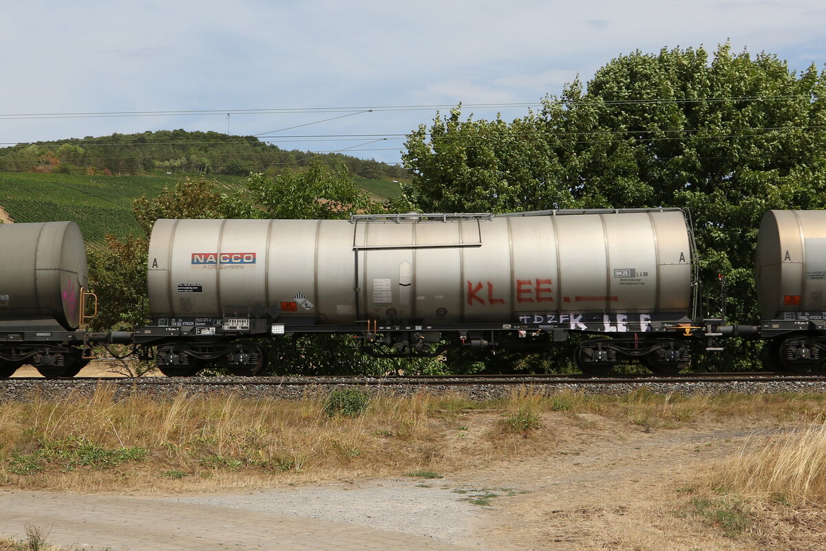 7933 371 (Zacens) von  NACCO  am 5. August 2022 bei Thngersheim.