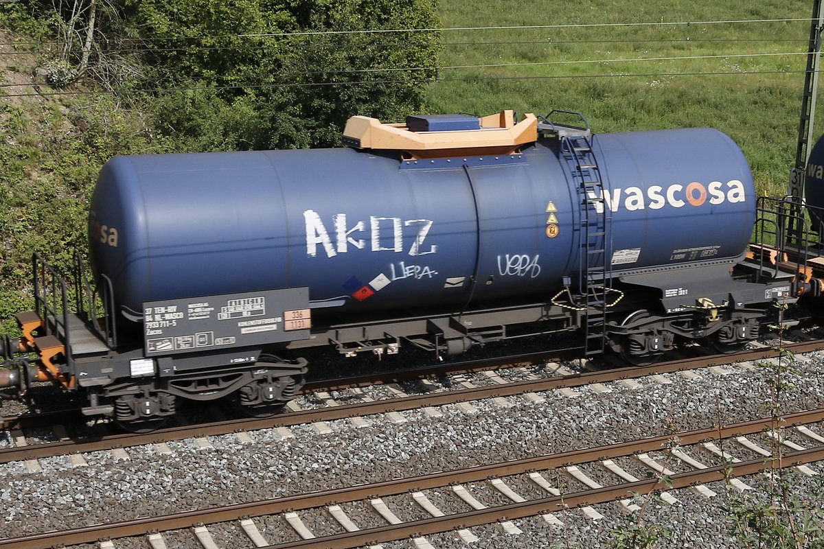 7933 711-5 (Zacns) von  WASCOSA  am 18. August 2017 bei Harrbach im Maintal.