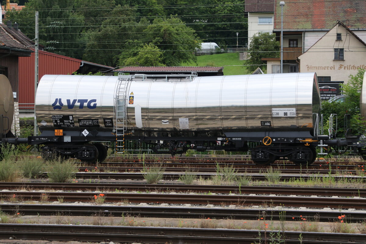 7933 716 (Zacens) von  VTG  am 24. Juli 2021 in Treuchtlingen.