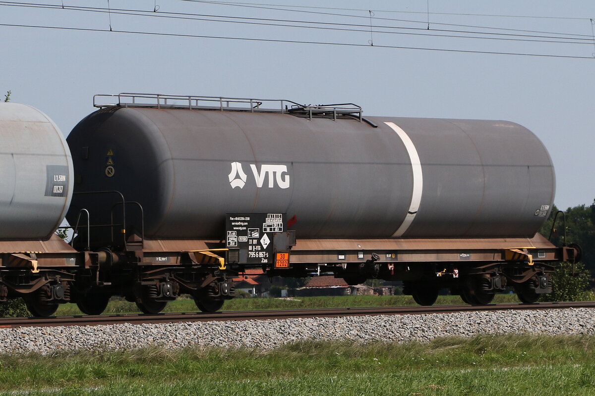 7956 867 (Zas) von  VTG  am 21. August 2021 bei bersee.