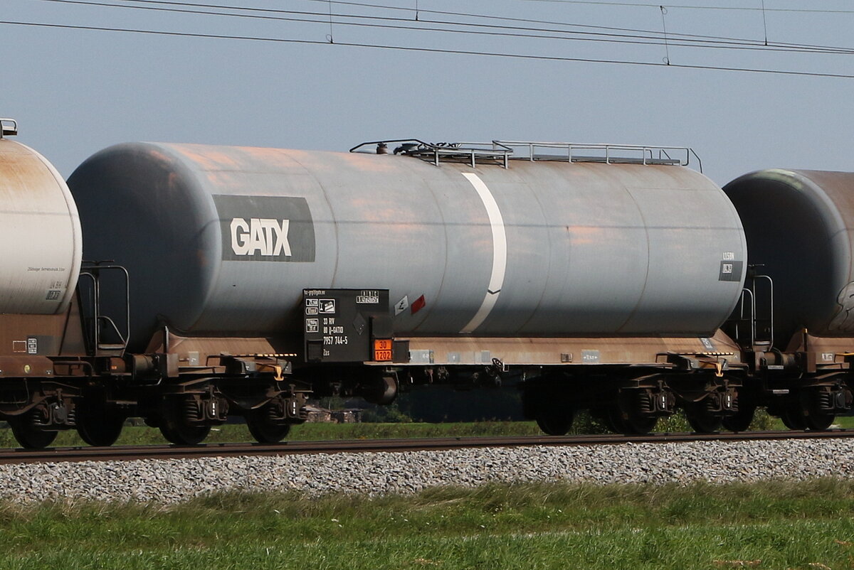 7957 744 (Zas) von  GATX  am 21. August 2021 bei bersee.