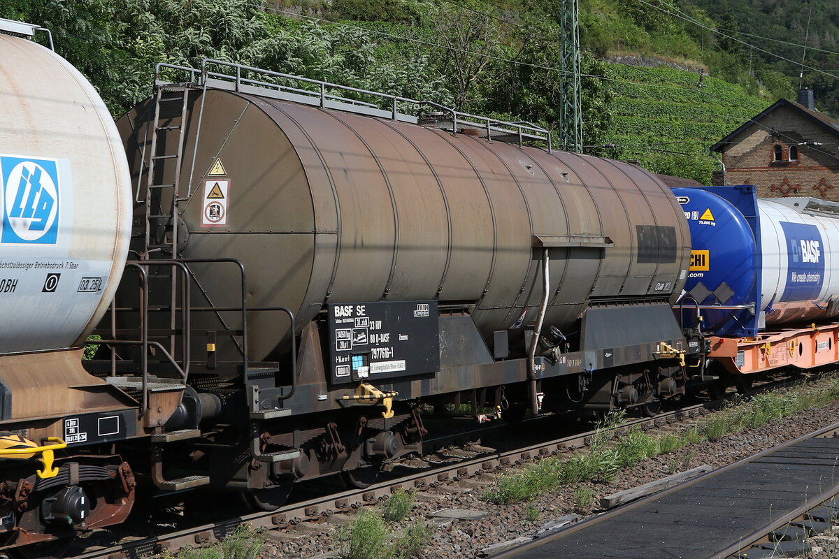 7977 616 (Zacens) von  BASF  am 21. Juli 2021 bei Kaub.