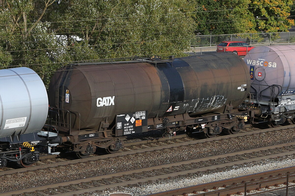 7978 7336 (Zacs) von  GATX  am 10. Oktober 2022 bei Gemnden.