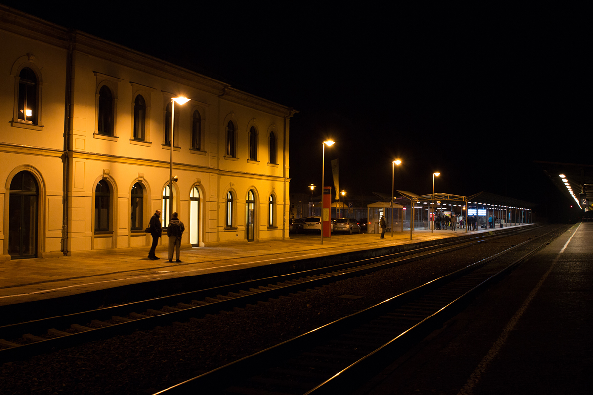 Abendliche Impression am Bahnhof von Bischofswerda am 07.12.14. (dunklere Version)