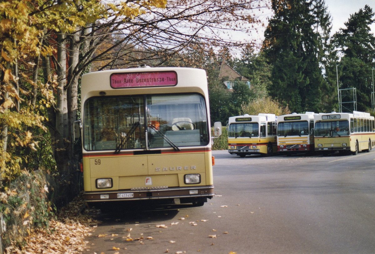 (AE 32) - Aus dem Archiv: STI Thun - Nr. 59/BE 413'459 - Saurer am 10. November 2003 bei der Schifflndte Thun