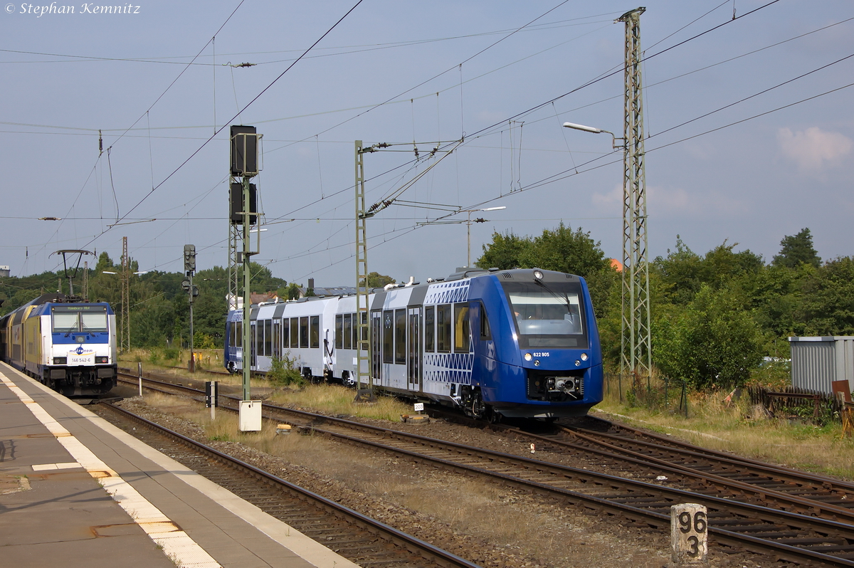 Alstom Coradia LINT 54 (622 905-7) für die vlexx Gmbh auf einer Probefahrt, bei der Ausfahrt aus Uelzen. Dieser LINT 54 soll ab 14.12.2014 auf dem Dieselnetz Südwest zum Einsatz kommen. Die vlexx GmbH mit Sitz in Mainz ist ein 100-prozentiges Tochterunternehmen der Länderbahn (Regentalbahn AG). 29.07.2014 