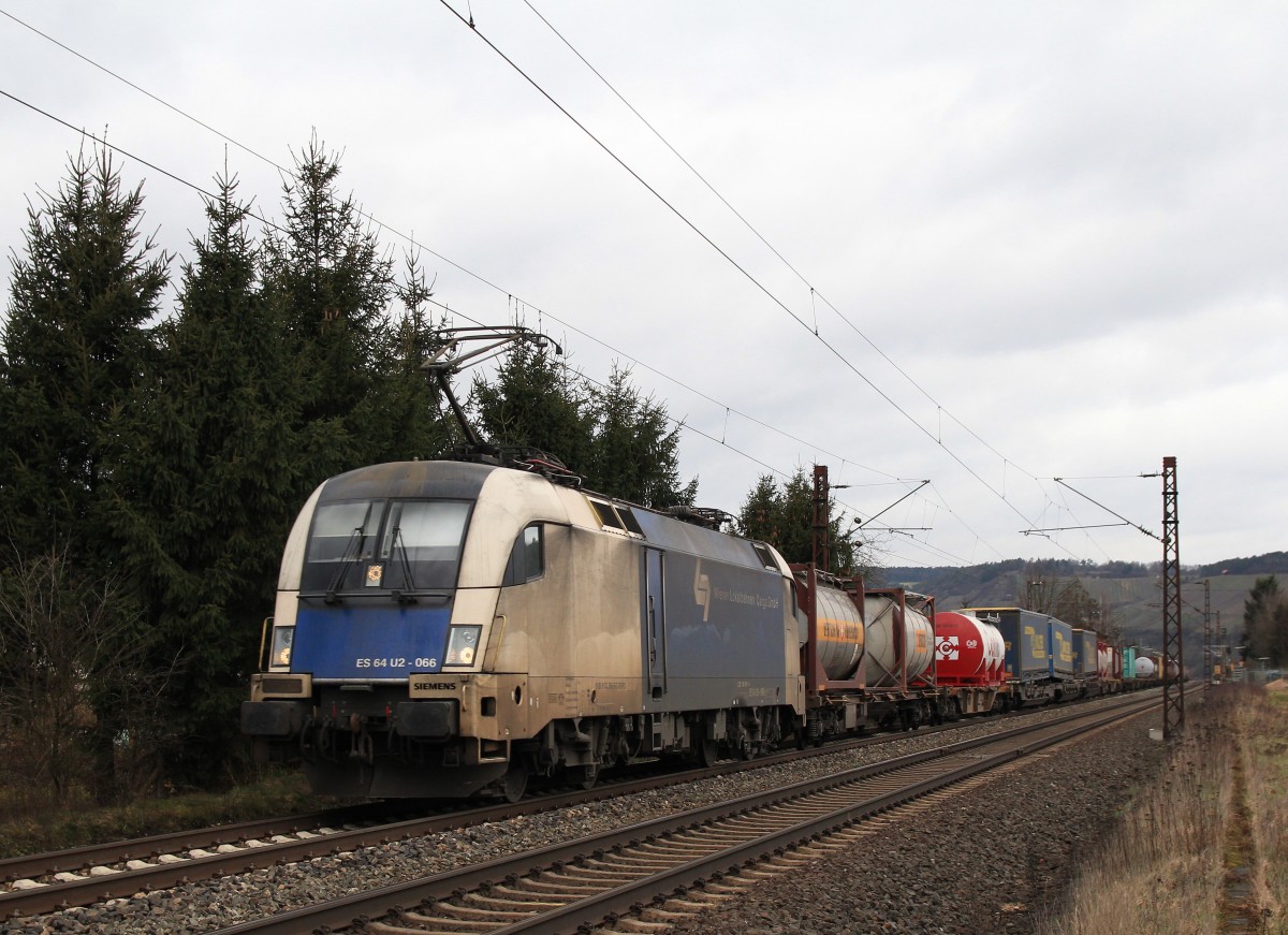 Am 21. Februar 2014 war Es 64 U2 066 der  Wiener-Lokal-Bahn  bei Thngersheim im Maintal unterwegs.