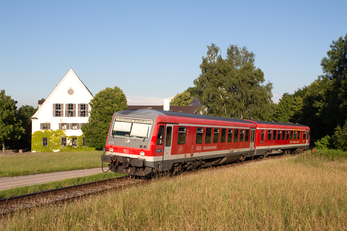 Am 24.06.16 wurde u.a. 628 565-4 am  Filzenexpress  Wasserburg (Inn) - Grafing Bahnhof eingesetzt. Unter der Woche verkehren einige Züge bis nach München Ostbahnhof. Das Bild entstand in Ebersberg.