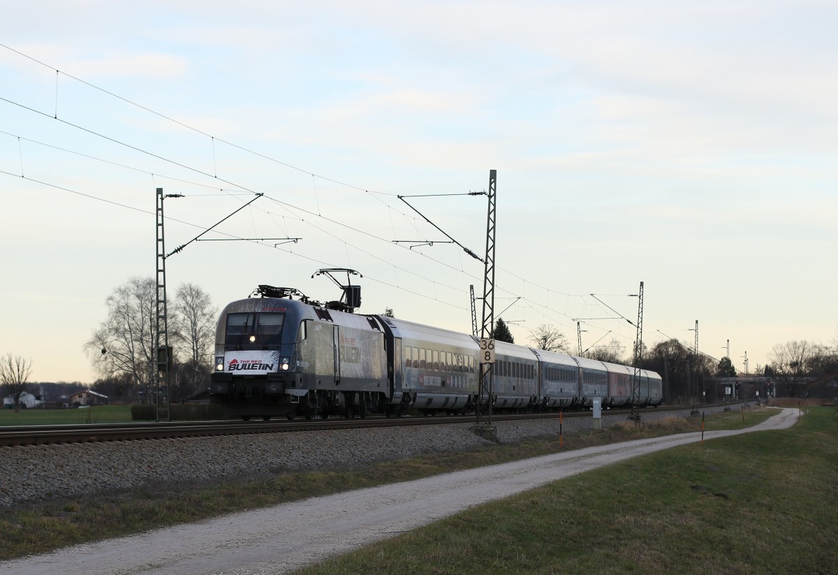 Aus Salzburg kam am 23. Dezember 2014 der  Red Bull Fashion Train . Aufgenommen bei Übersee am Chiemsee.