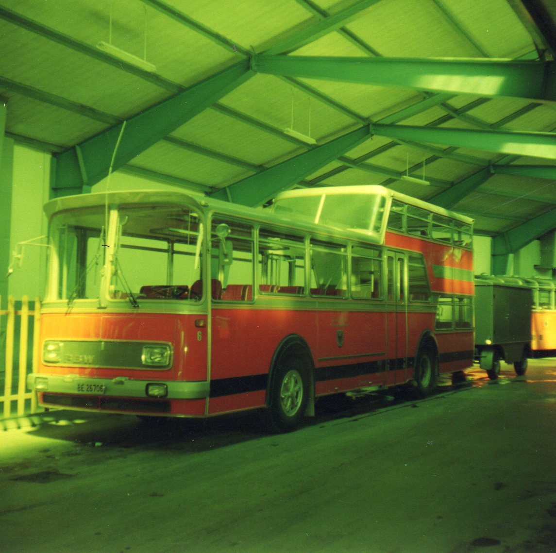 (AZiN 12) - Aus dem Archiv: AFA Adelboden - Nr. 6/BE 26'706 - FBW/Vetter-R&J Anderthalbdecker am 9. April 1974 im Autobahnhof Adelboden