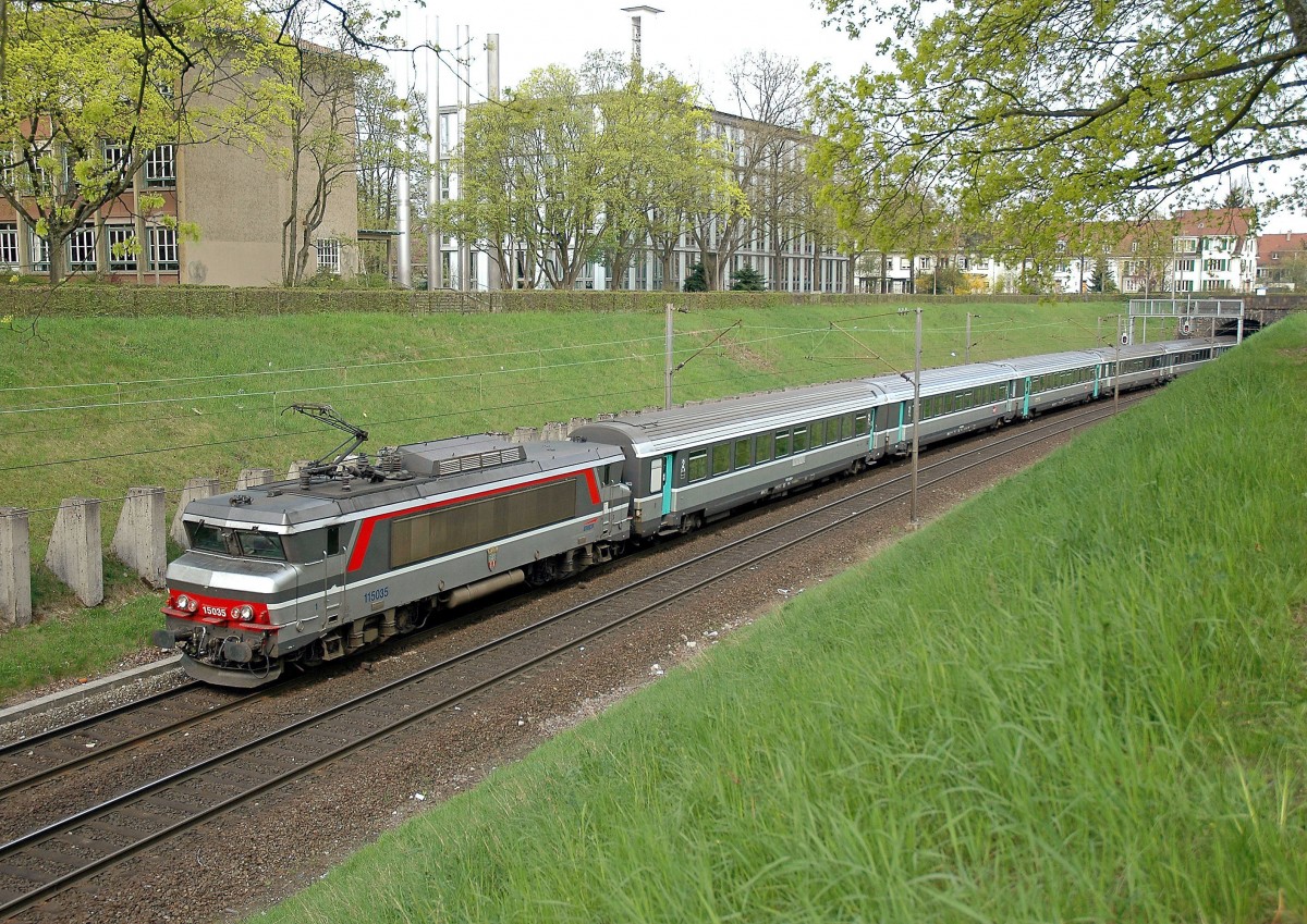 BB 15035 am 22.04.2006 zwischen Basel St. Johann und Basel SBB (France)