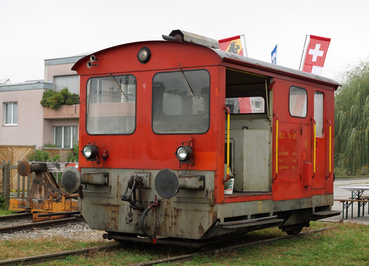 BLS: Tm 65 in Lyss am 10. Oktober 2015.
Foto: Walter Ruetsch