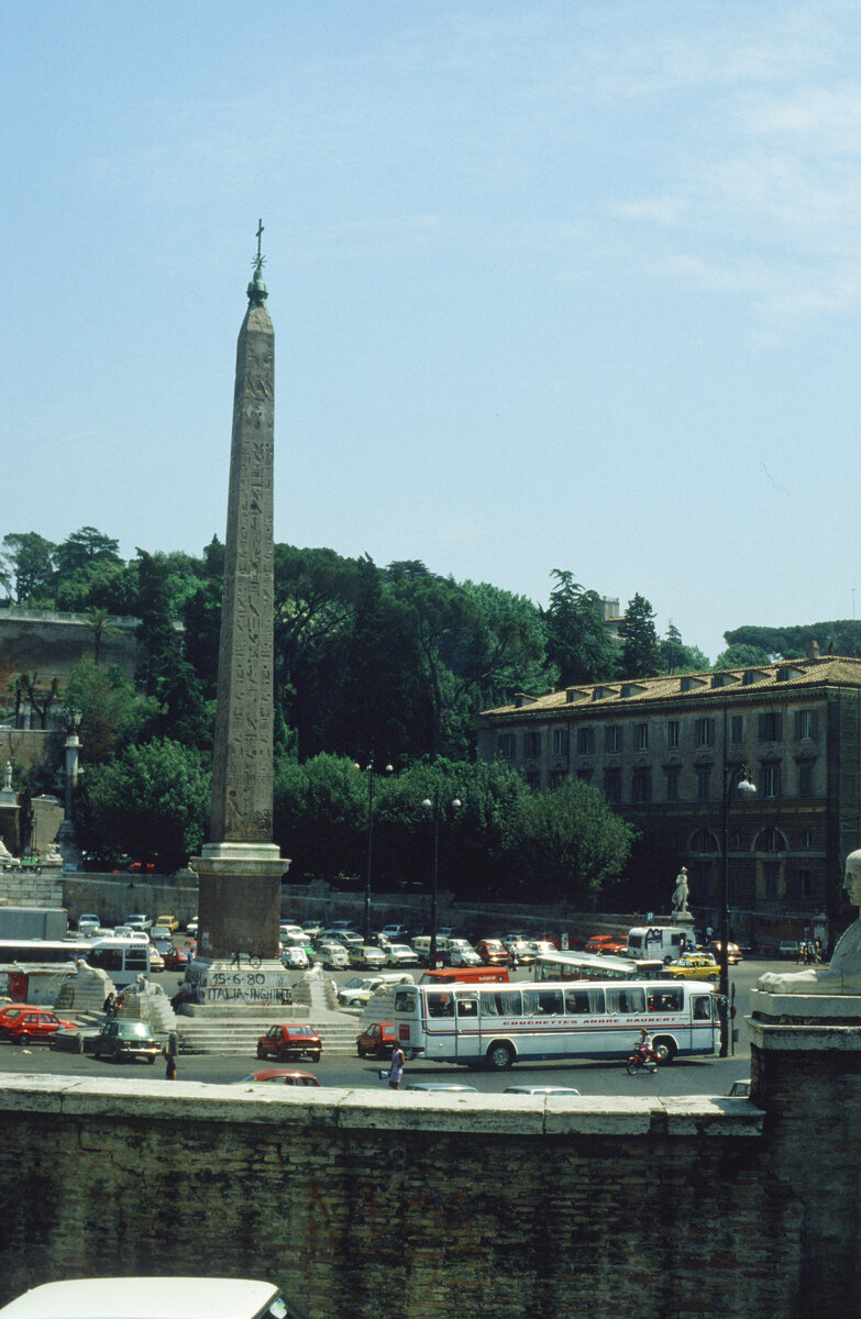 (D 028) - Aus dem Archiv; aus Frankreich: Gaubert, Saint Denis - Mercedes um 1980 in Italien