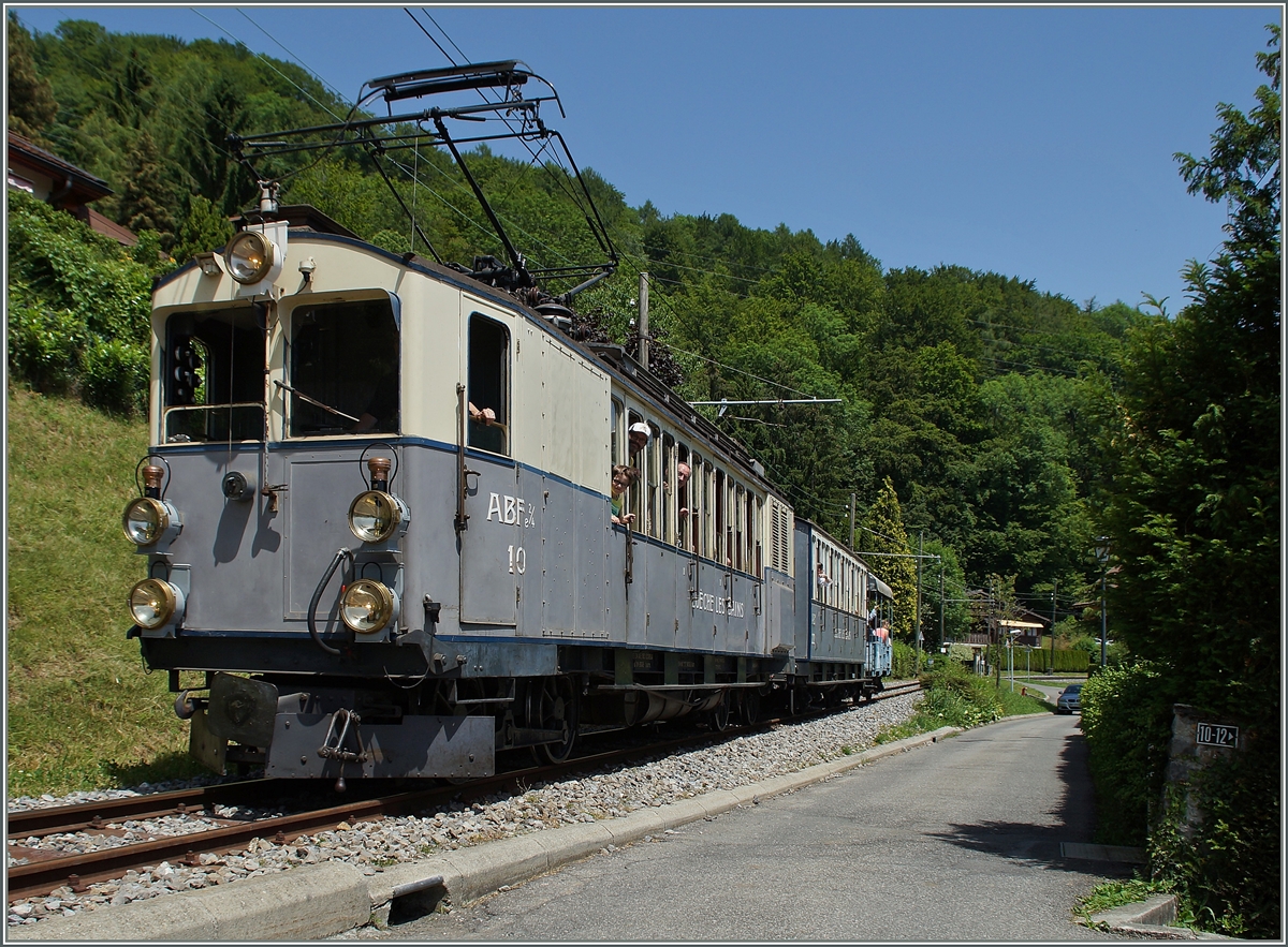 Der ABFe 2/4 N° 10 der Leukerbadbbahn (LLB) erricht in Kürze Blonay.
Pingstfestival der B-C
9. Juni 2014