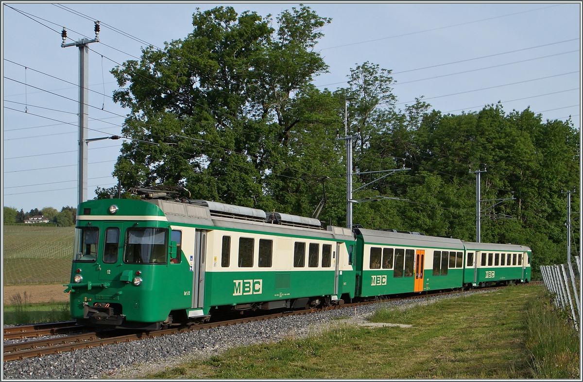 Der BAM Regionalzug 109 erreicht den zur Zeit neu gestalteten Bahnhof von Chigny.
12. Mai 2015