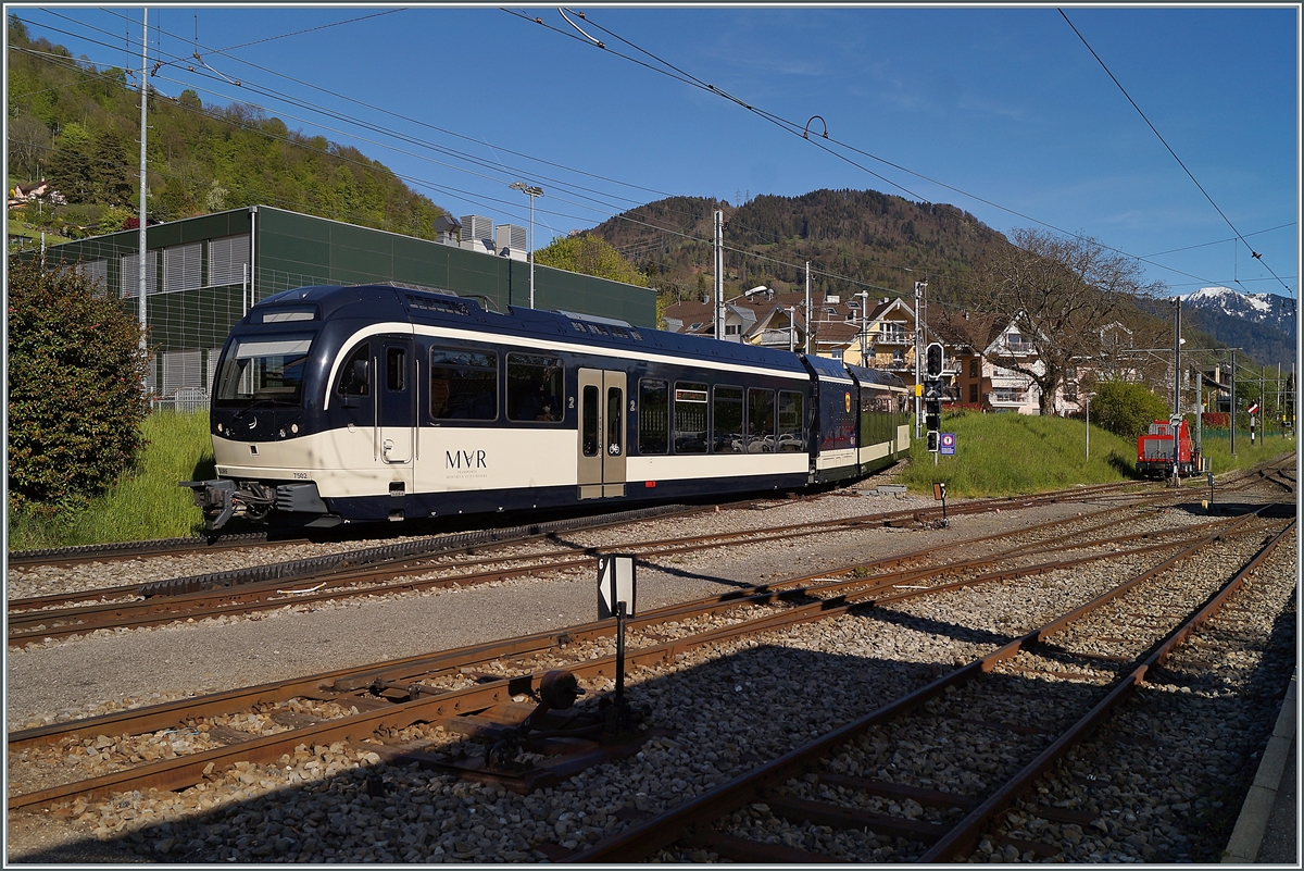 Der CEV MVR ABeh 2/6 7502  Blonay  erreicht Von Les Pléiades kommend den Bahnhof von Blonay. 8. Mai 2021
