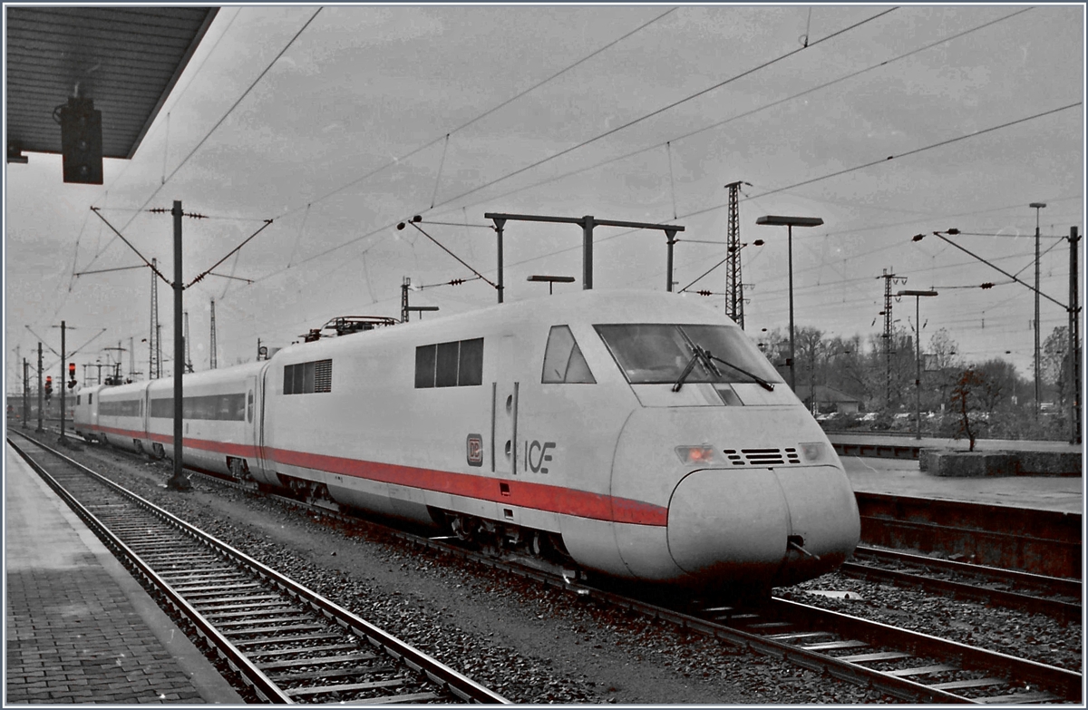 Der DB ICE 410 (ICExpermental) in Mannheim.
Analogbild
13. Nov. 1996