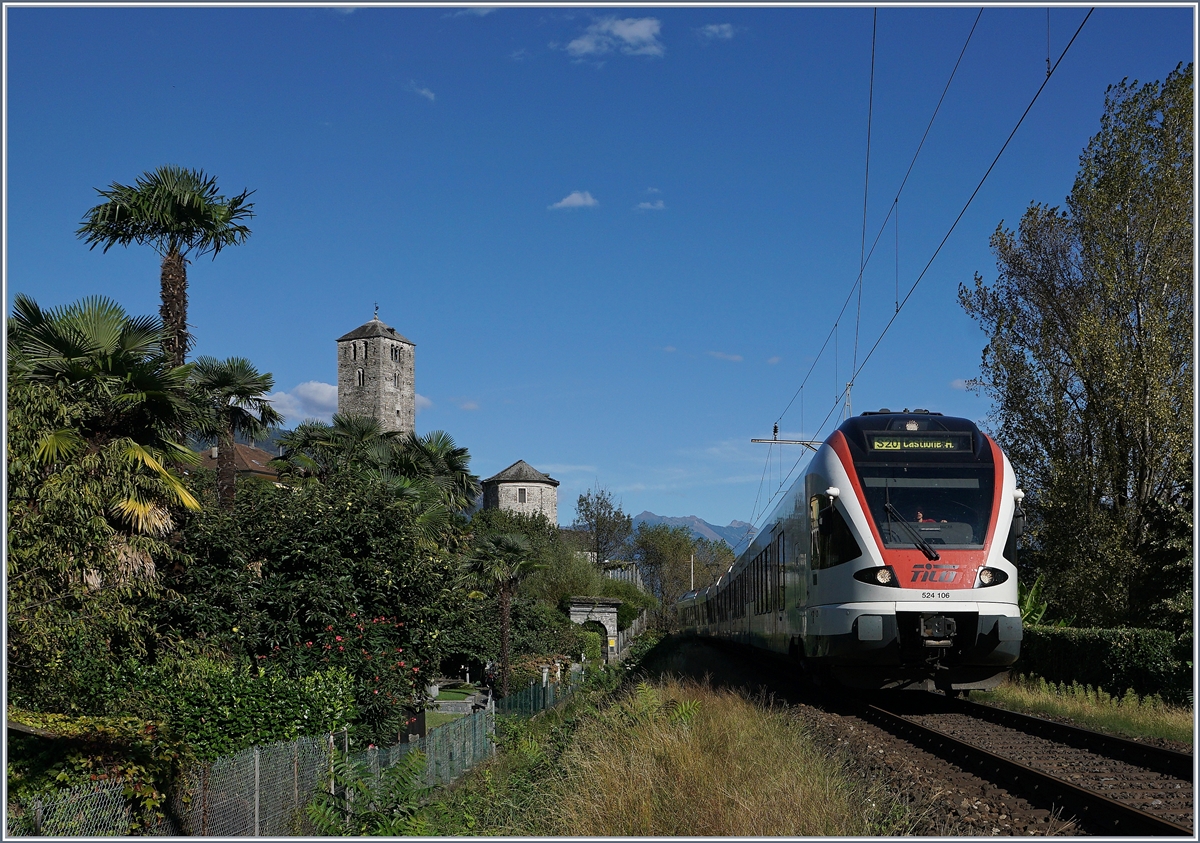 Der Flirt RABe 524 106 erreicht als S 20 Locarno und ist bereits für die Rückleistung beschriftet.
19. Sept. 2016