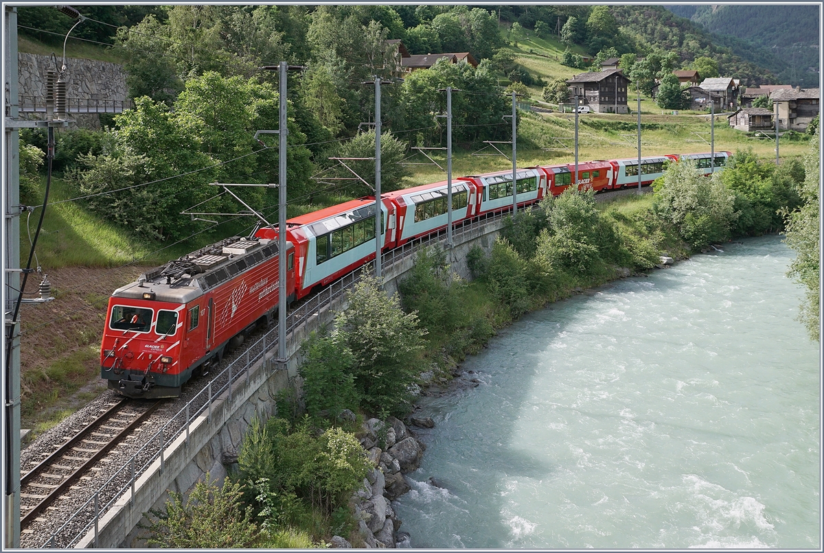 Der Glacier Express nach St.Moritz bei Neubrück.

14. Juni 2019