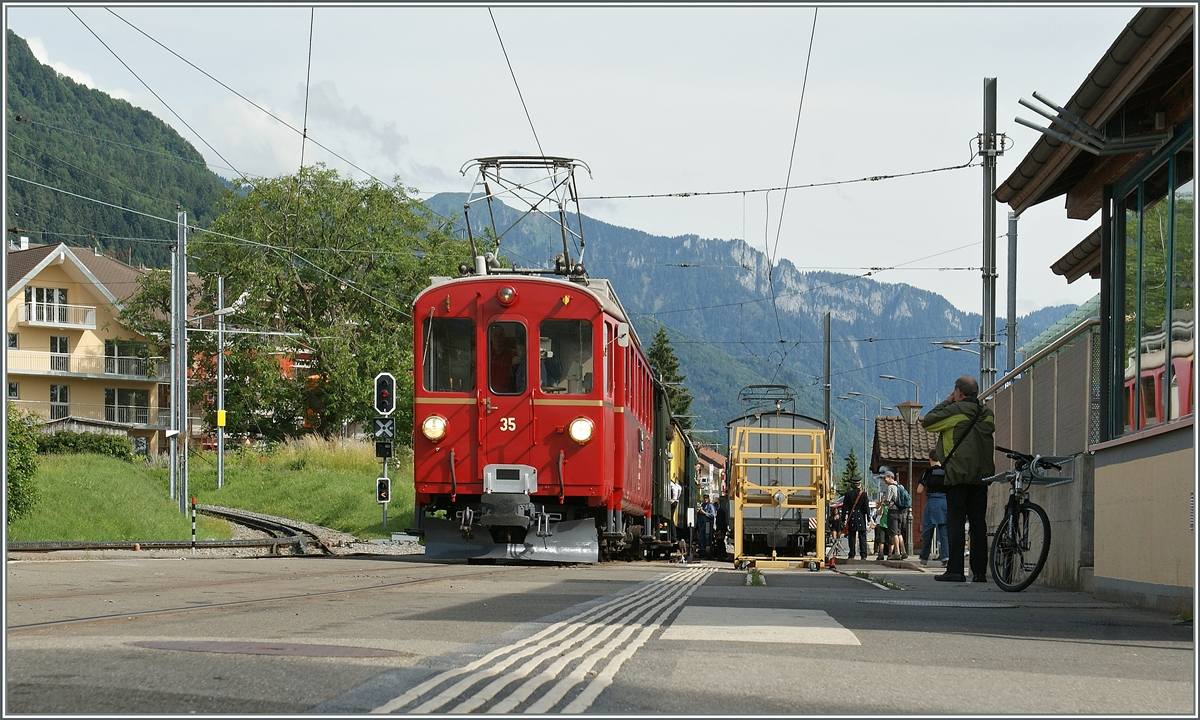 Der RhB Berninabahn Triebwagen ABe 4/4 N° in Blonay.
12. Juni 2011