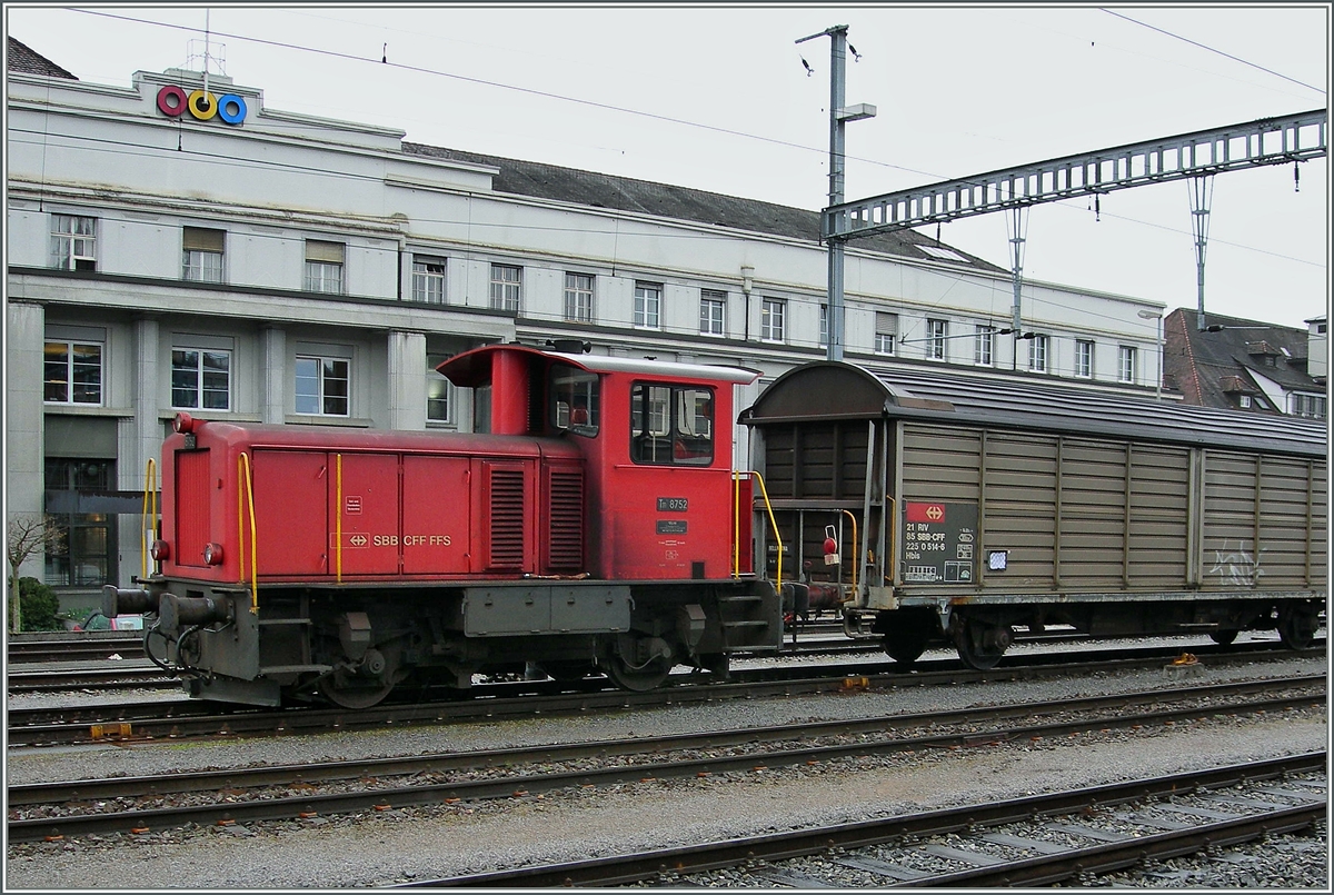 Der SBB Tm IV 8752 rangiert in Zofingen.
12. April 2006