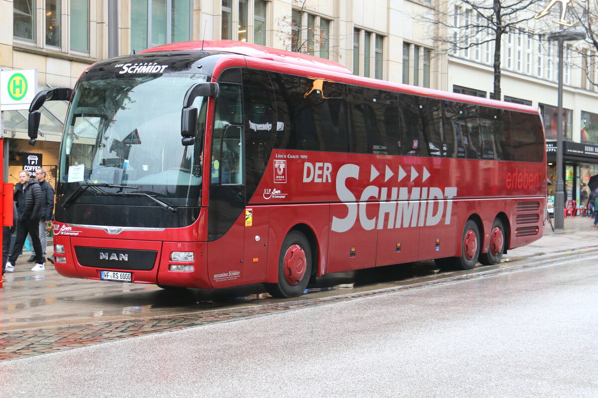 Der Schmidt, Wolfenbttel - WF-RS 6000 - MAN am 30. Dezember 2023 in Hamburg (Aufnahme: Martin Beyer)