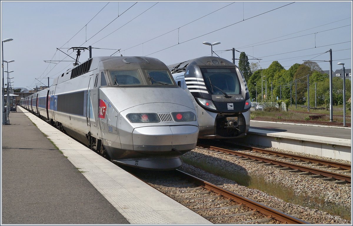 Der SNCF TGV 360 wartet in Saint-Malo auf seine Abfahrt nach Paris als TGV 8088.

6. Mai 2019  