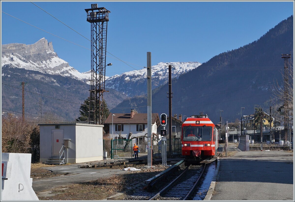 Der SNCF Z 803 wird in Saint Gervais les Bains le Fayet für die Fahrt nach Vallorcine bereitgestellt. 

14. Februar 2023